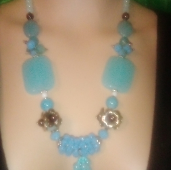 GENUINE BLUE QUARTZ NECKLACE WITH GARNETS - Picture 5 of 8